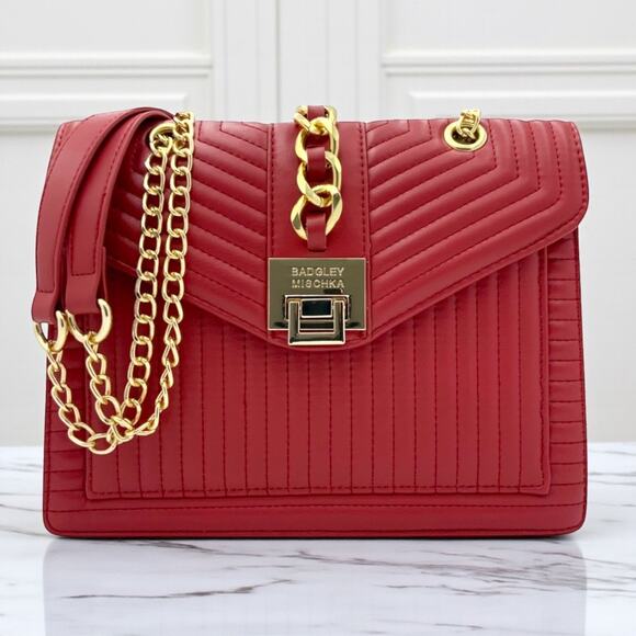 Badgley Mischka Quilted Flap Shoulder Bag Red New With Tags Gold Tone Chain - Picture 1 of 7